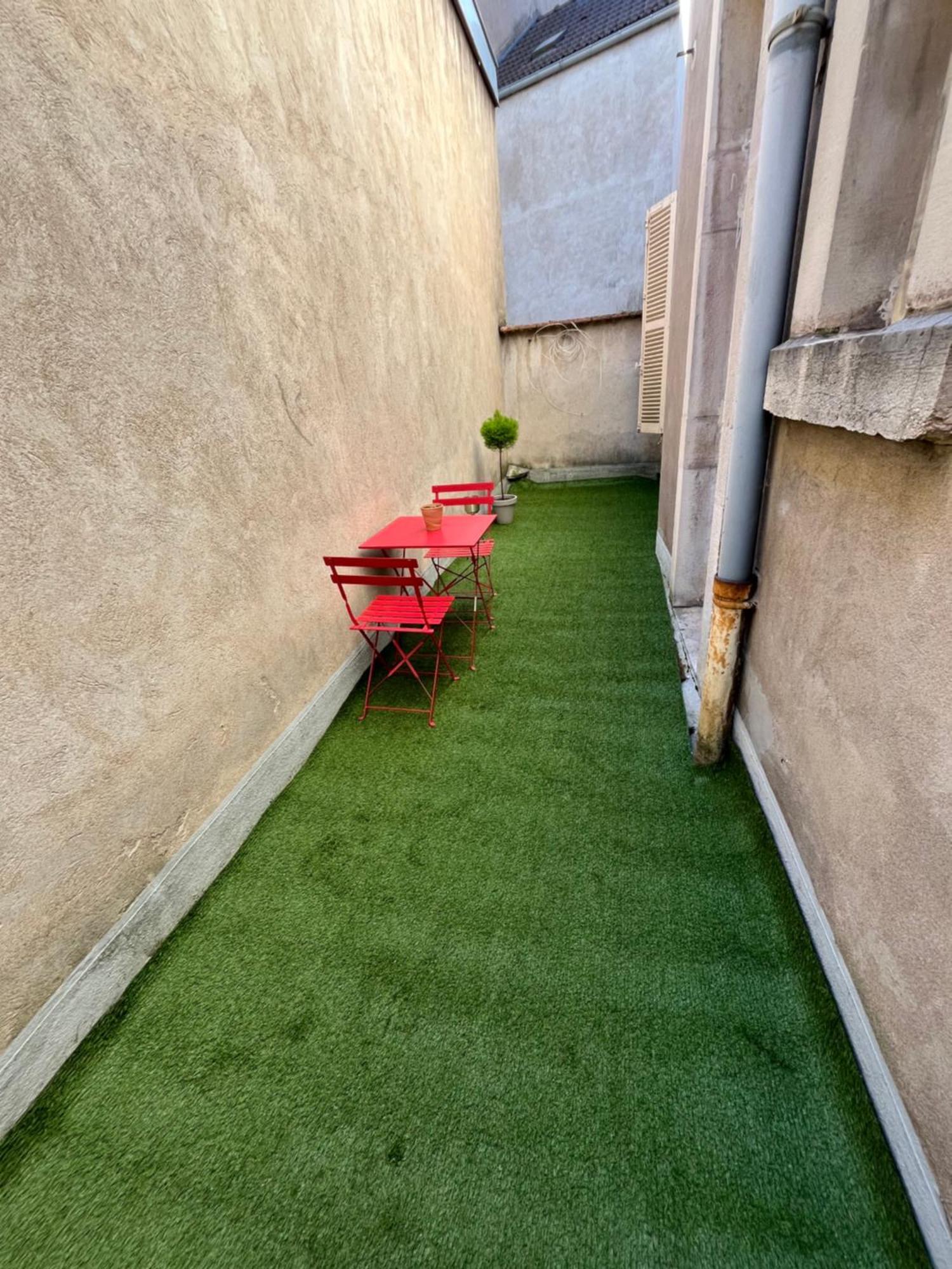 Ca Se Passe Ici Dijon Exterior foto